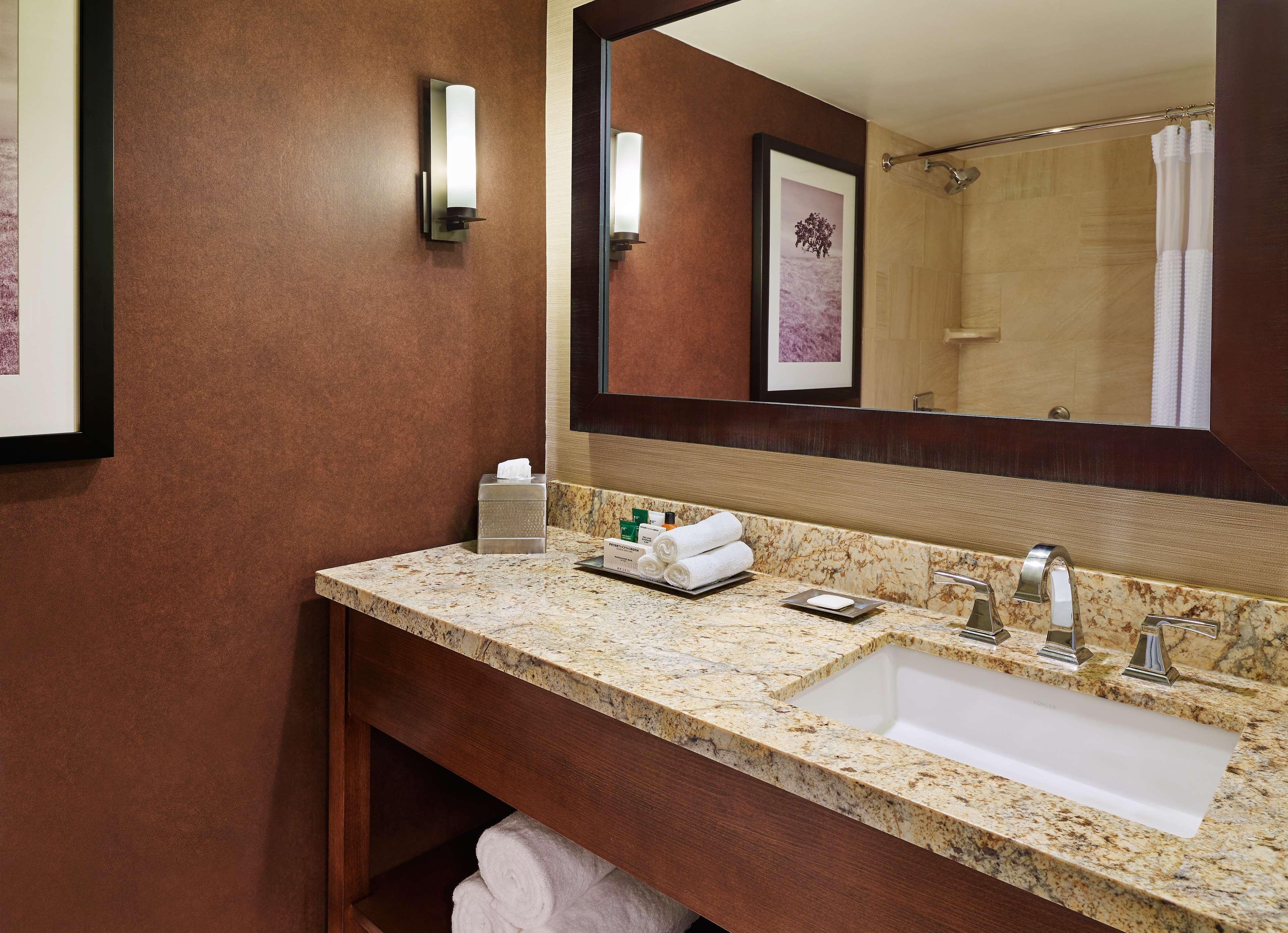 מלון Doubletree By Hilton San Antonio Airport מראה חיצוני תמונה